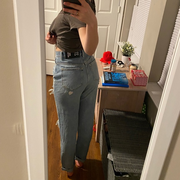 New BDG High Rise Mom Jeans Size Size 27 - Picture 11 of 12